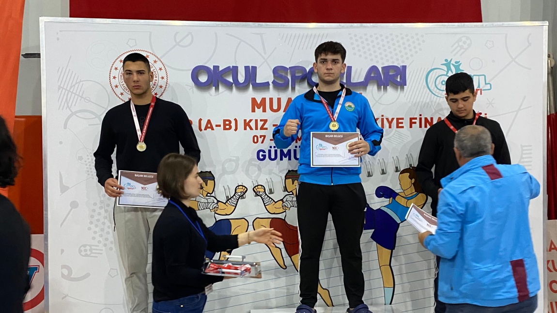 Öğrencimiz Doğukan ALTUNDAL Muay Thai Türkiye Şampiyonası Birincisi